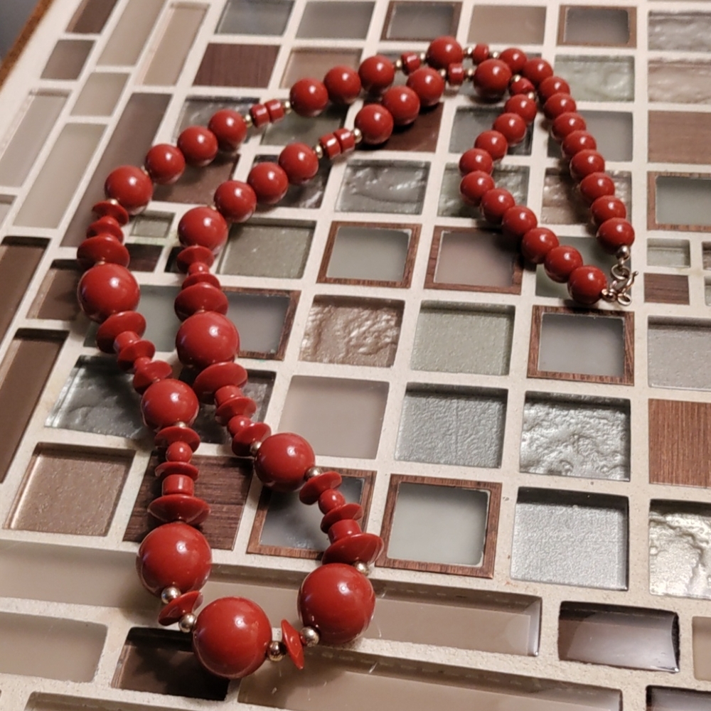 Vintage Beaded necklace-circa 1980s